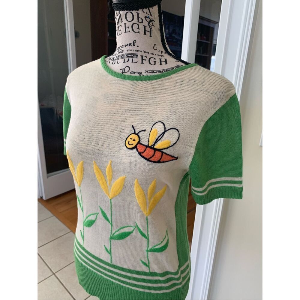 Vintage Short Sleeve Bumble Bee Sweater (60s/70s) - Picture 7 of 8